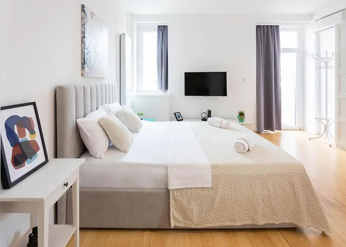 Flower Square Apartments